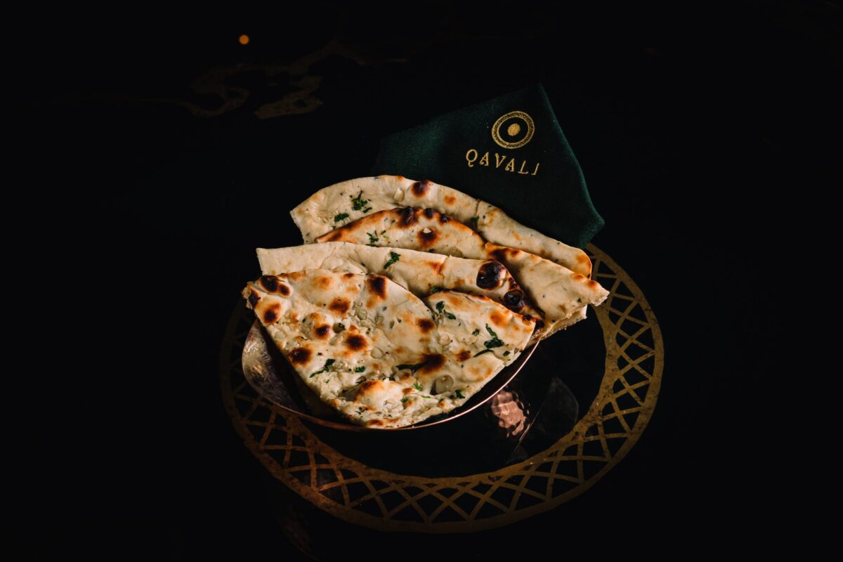Garlic Naan (V)